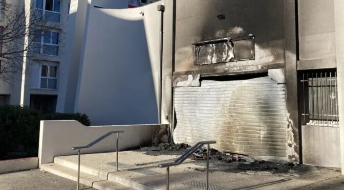 Istres (Bouches-du-Rhône) : fire at the municipal police station (France)