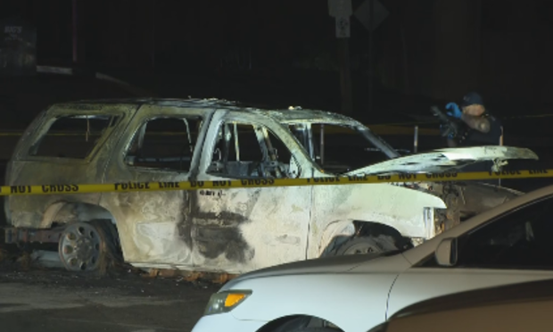 Multiple police vehicles in a parking lot caught fire – McKEESPORT, Pa. ( Pittsburgh,usa)